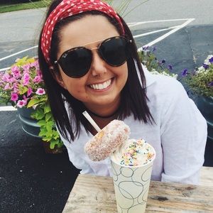 Meet your Posher, Annie